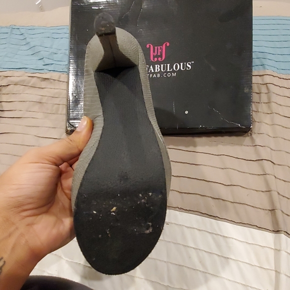 Shoes - Picture 4 of 4